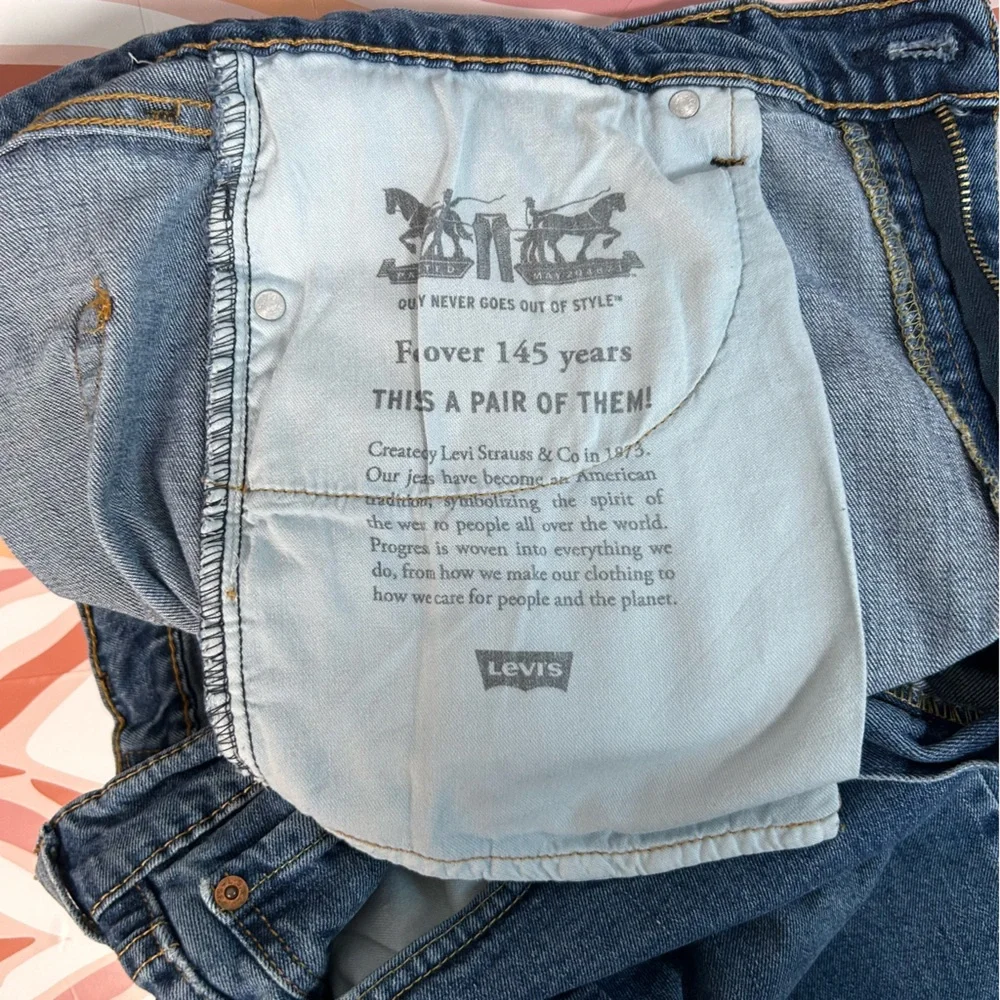 Levi’s Men's 505 Straight Regular Fit Men’s Denim Jeans Size 38x30‎